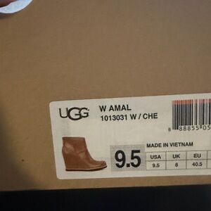 UGG Women's Amal Tan Ankle Boots